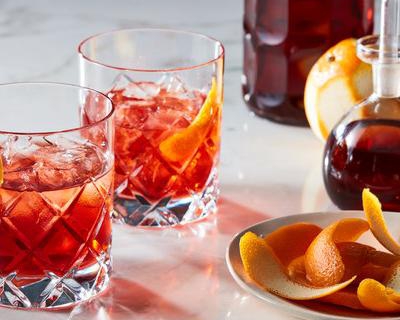 Một Ly Cocktail Boulevadier Cho Khoảnh Khắc Lãng Mạn