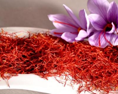 Vì Sao Nhuỵ Hoa Nghệ Tây Lại Đắt Hơn Cả Vàng?