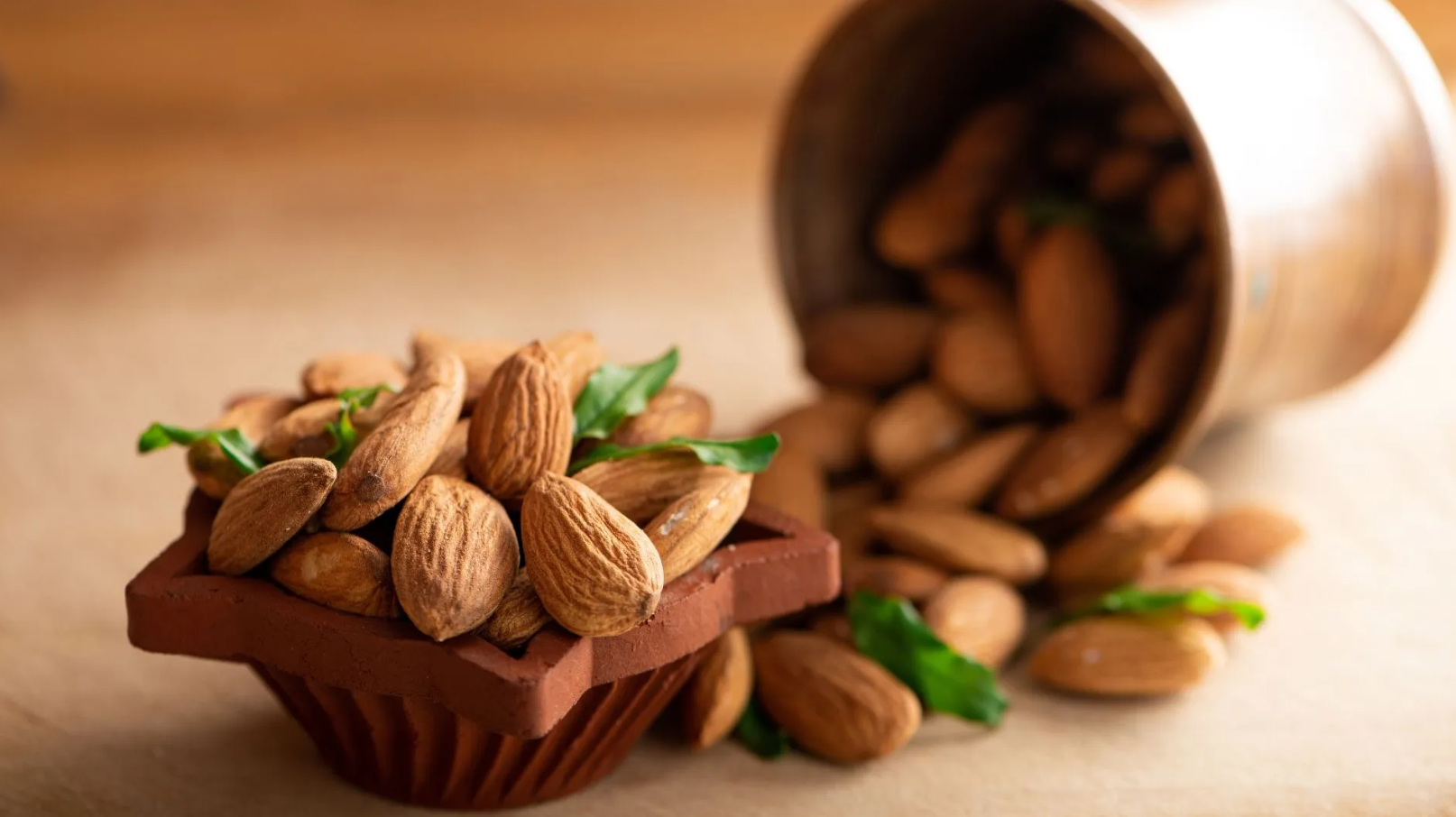 Giá trị dinh dưỡng, lợi ích và cách dùng hạnh nhân